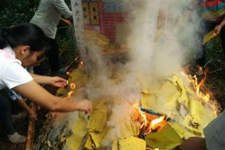 人死不到半年寒衣节烧纸