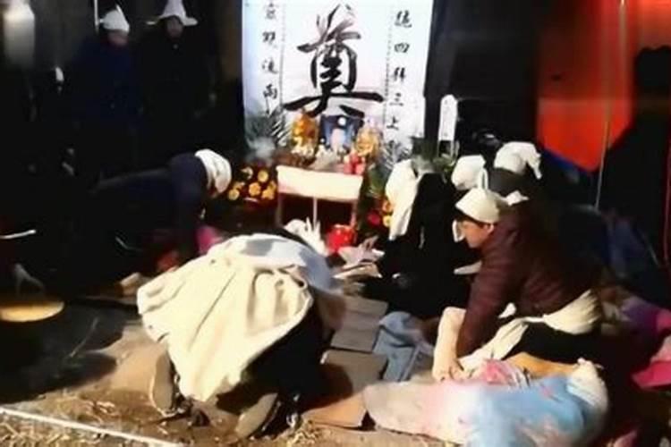 梦见死人有好多血什么意思