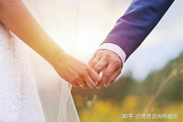 梦见衣服被别人拿走了很生气什么意思