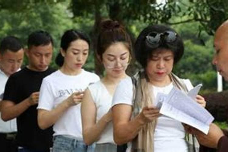 梦见房子漏雨是什么预兆呢女性