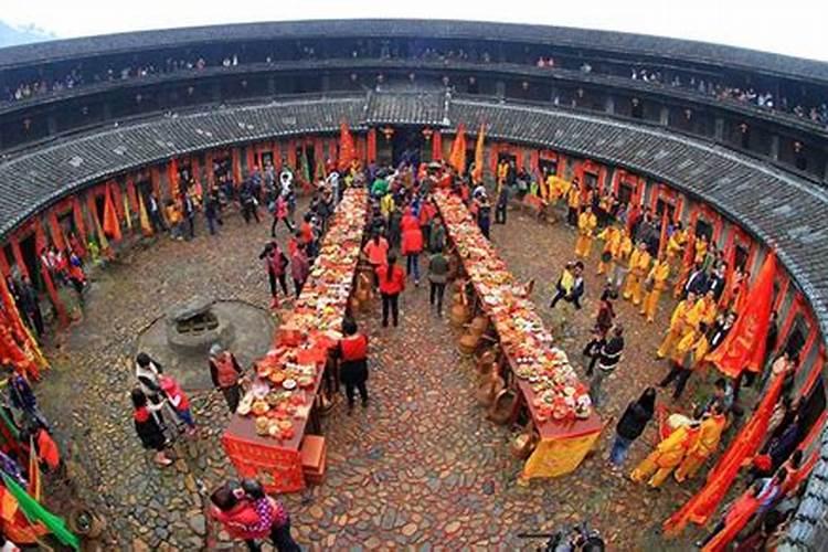 正月初二去坟地祭祖