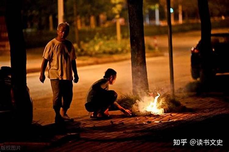 鬼节给亲人上坟