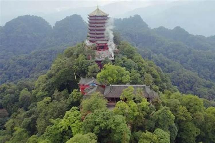 犯太岁去青城山哪个寺庙