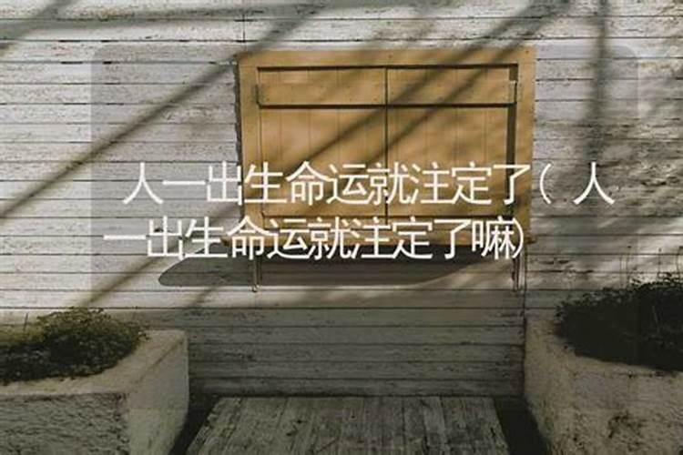 女人梦见在试穿新衣服并且自己喜欢