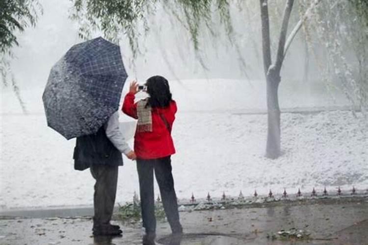 怀孕期梦见下雪了怎么回事啊女生周公解梦