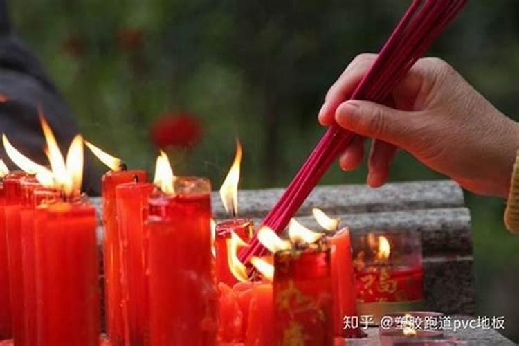 梦见死去的丈夫开车出车祸