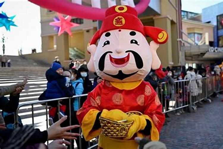 初五迎财神吃饺子是中午还是下午