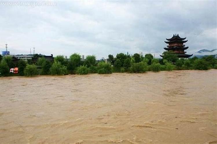 梦到下大雨发洪水是什么意思周公解梦