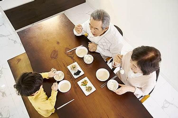 梦见男朋友跟前女友在一起了怎么回事