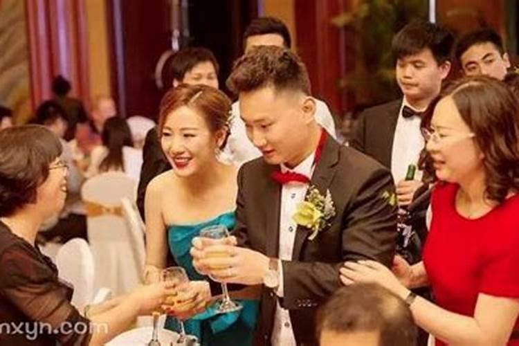 梦见弟弟结婚办酒席是什么意思