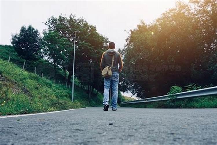 梦见走山路去上学