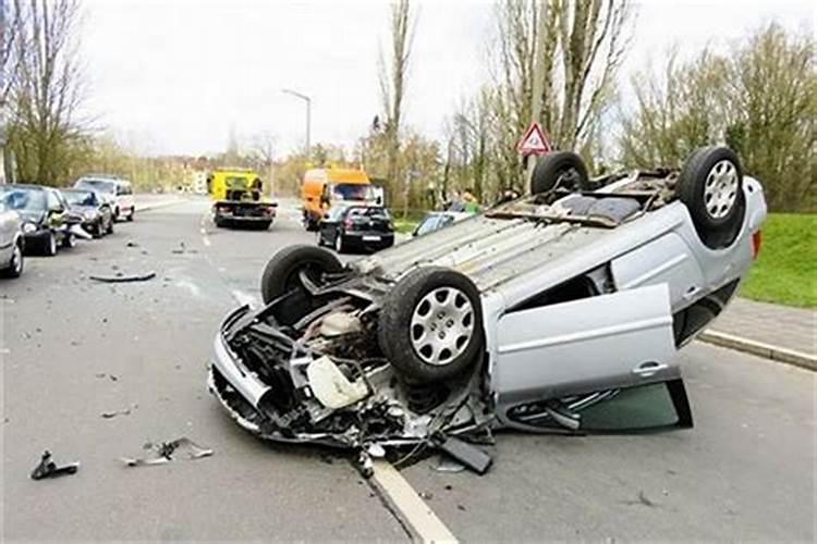 梦见老公出车祸身亡什么预兆呢