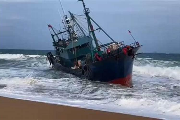 梦见大海行船碰到大风浪