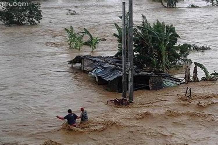 梦见地震涨洪水逃生