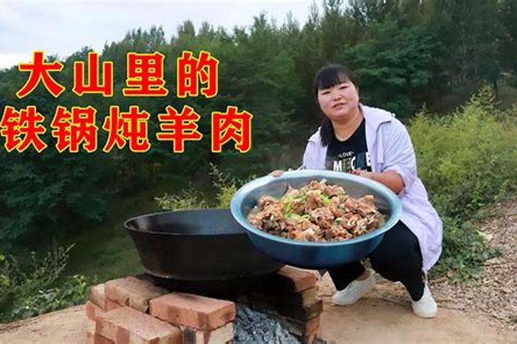 梦见在舅舅家吃肉是什么意思呀