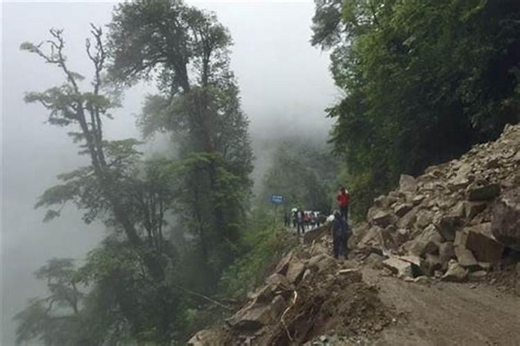 我梦见大山倒塌是什么意思