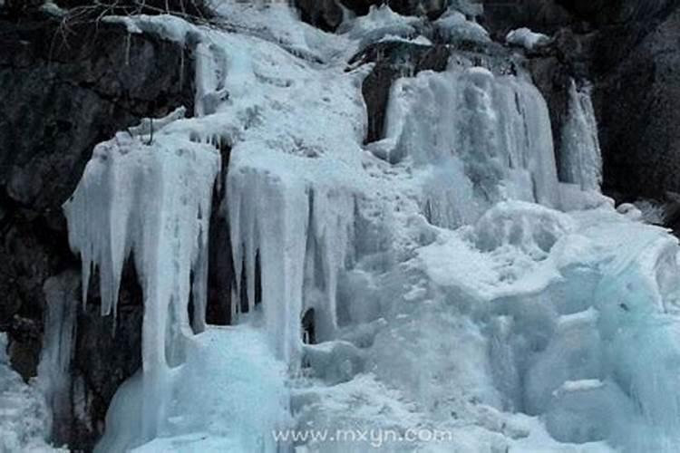 梦见海面结冰和雪