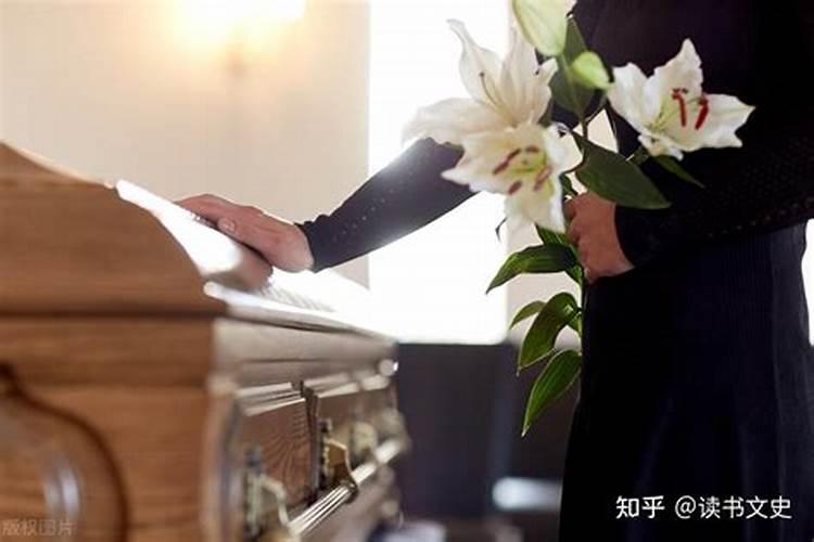 梦见自己的亲人死了装在棺材里什么意思