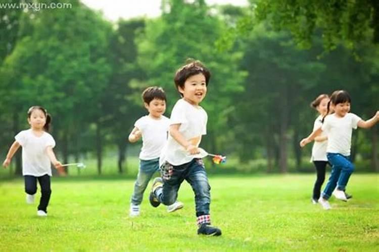 梦到陌生男子追着我跑