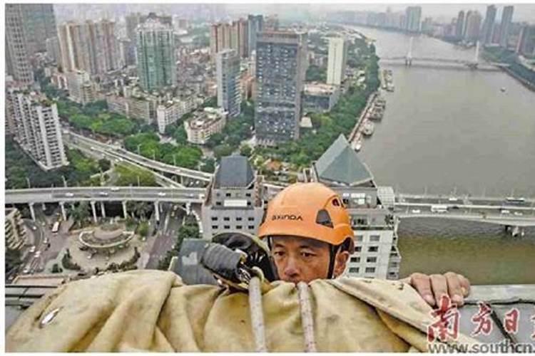 梦到别人帮修灯是什么意思啊女生