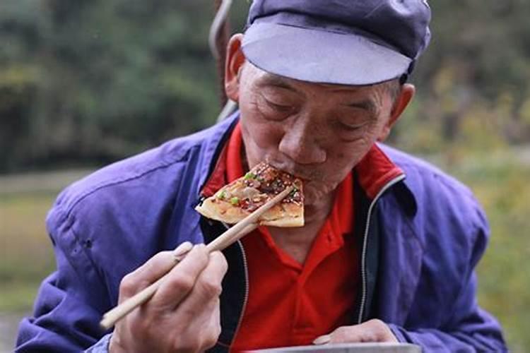 梦见爷爷自己做饭吃好不好呀啥意思