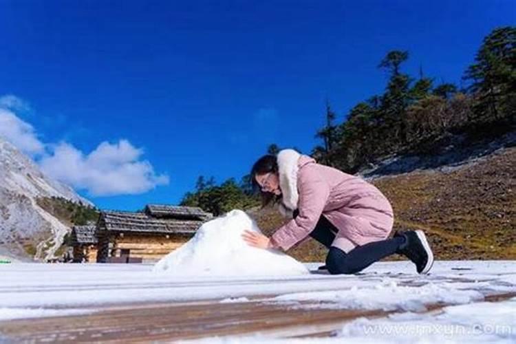 梦见满地都是雪是什么征兆