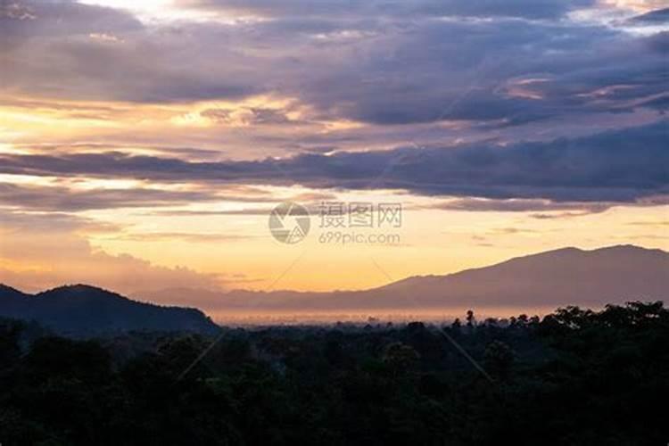 梦见美丽山景很美