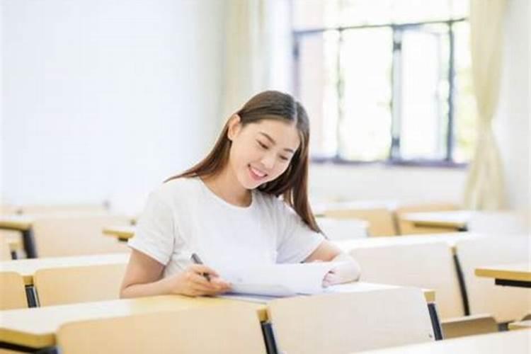 梦见女性同学生理部位