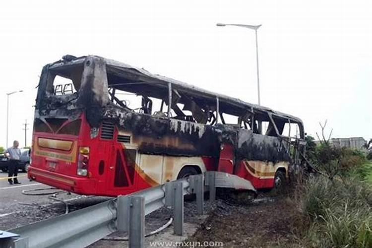 梦见车祸死人是什么预兆