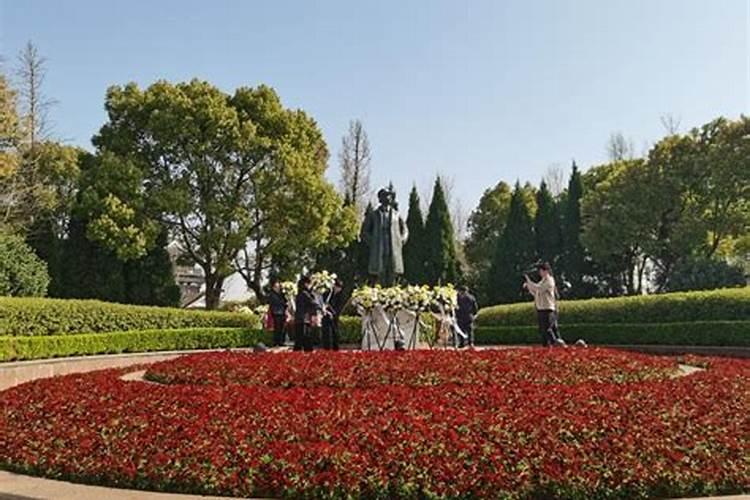 平湖清明节祭坟