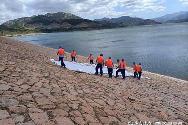 梦见水库垮塌洪水猛涨