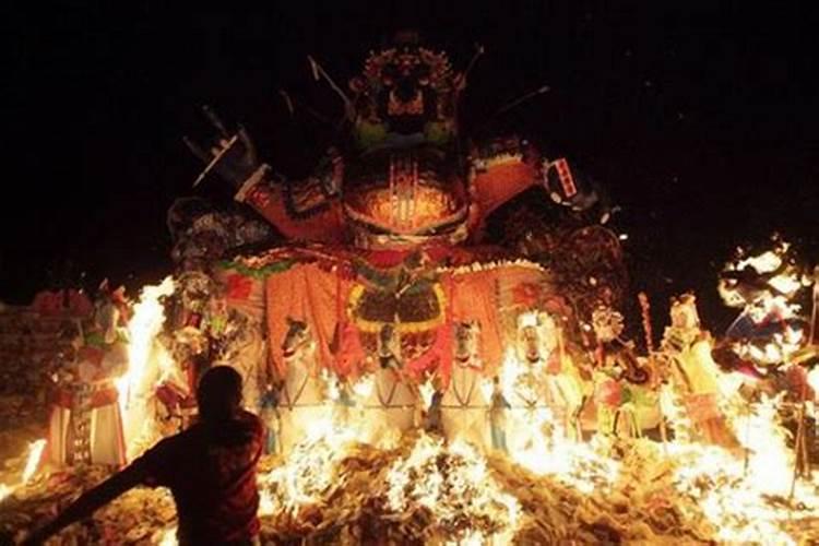 中国鬼节祭祀表演