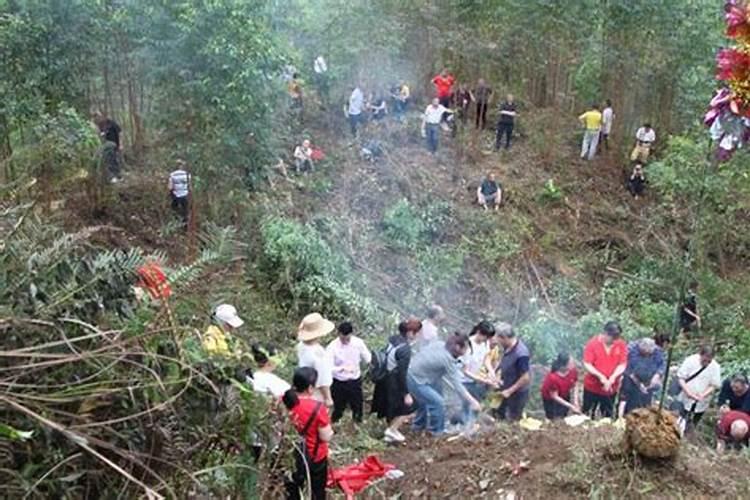 清明节登山祭祖