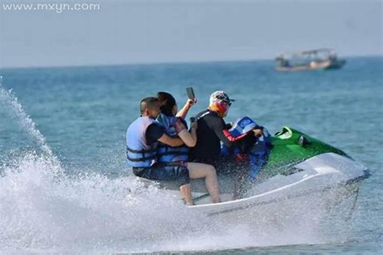 梦到海里遇难