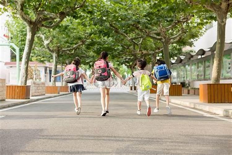 梦到高中同学一起上学