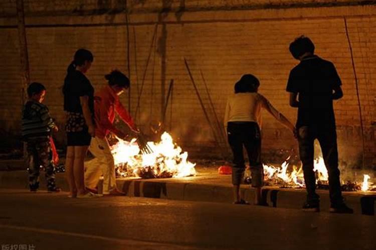 中元节祭拜先人的方位