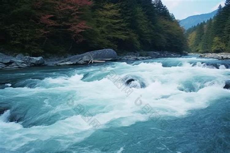 梦见川流不息的大河流水很清澈