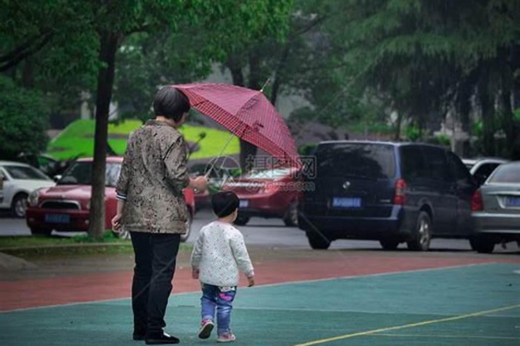 梦见大蛇是什么预兆女性