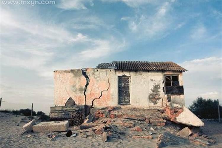 梦见过去居住的老地方房屋