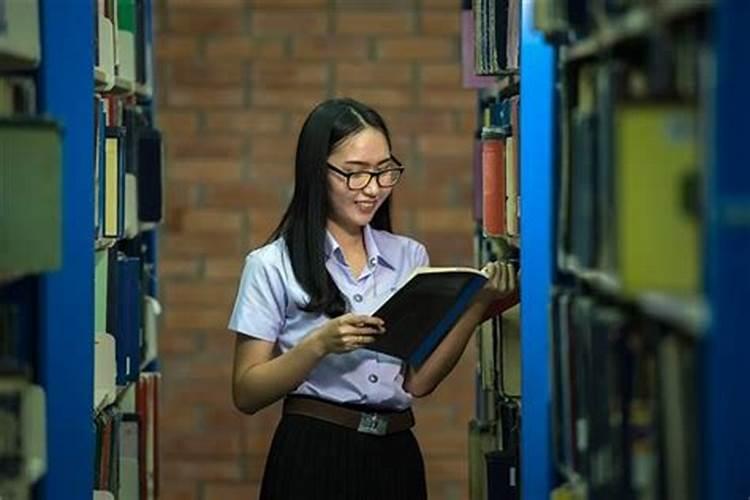 梦见高中同学男生女的