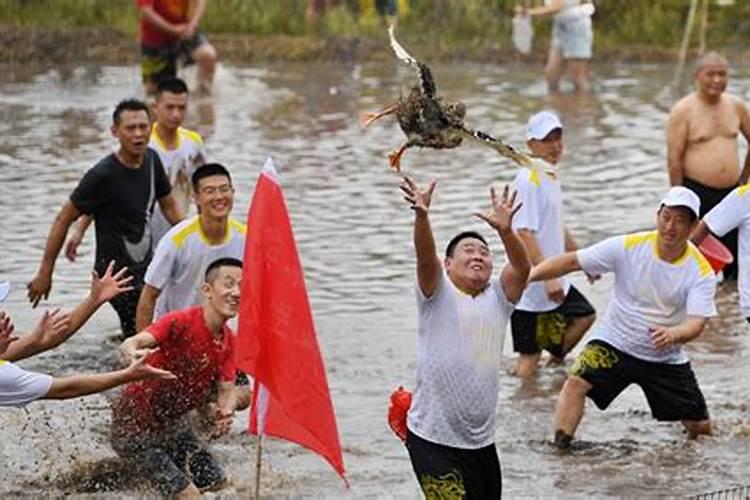 梦见熟人开车出车祸死了