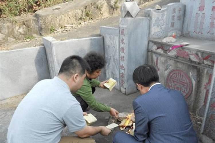 除夕祭祖先点烛还是先点香好