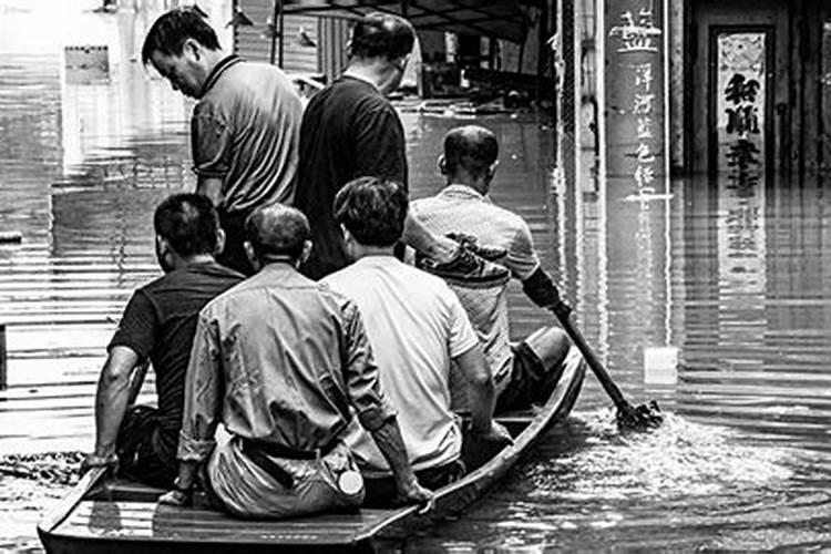 梦见下大雨发洪水好不好