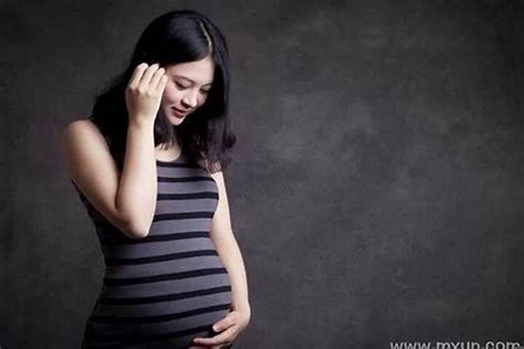 本命年女人梦见下雨什么意思