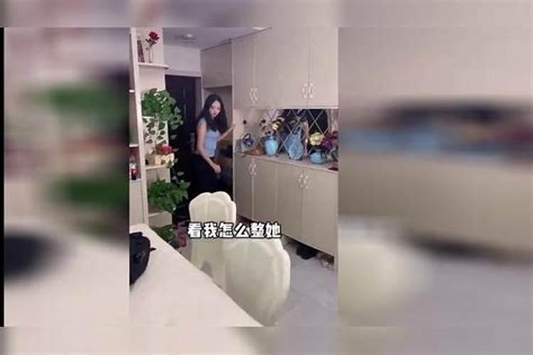 梦见女人进家门