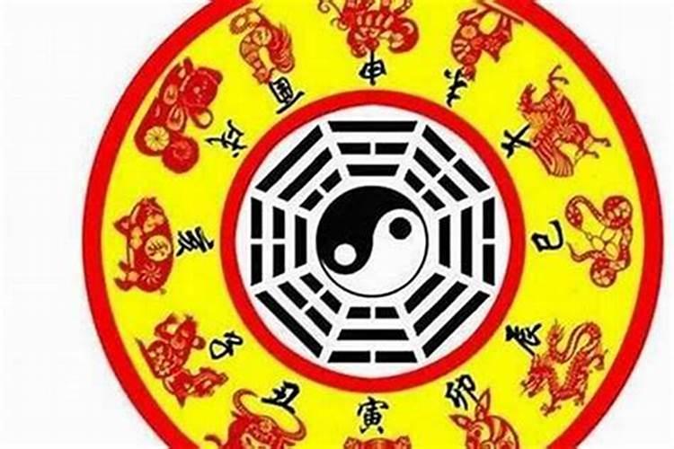 属蛇犯太岁戴什么化解