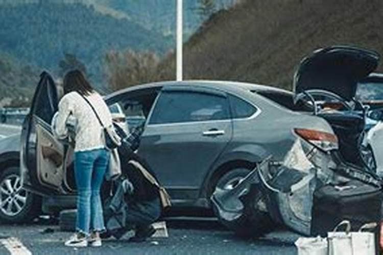 梦见妻子车祸死亡