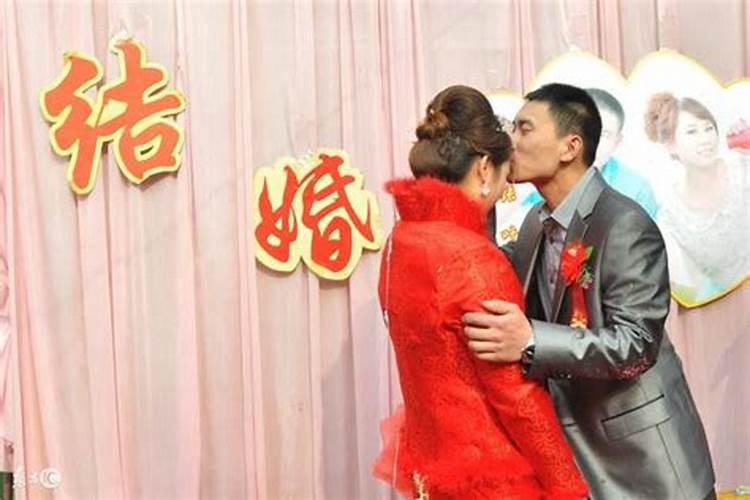 算命的说会嫁个好婆家