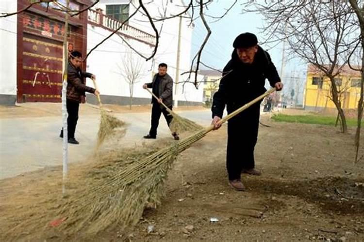 梦见在老家屋子里扫垃圾