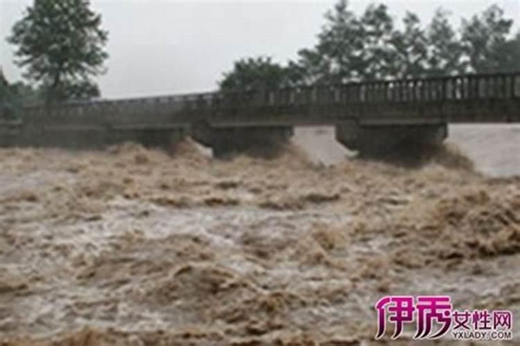 梦见地震洪水是什么意思